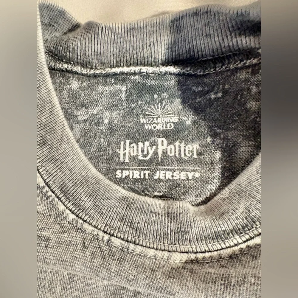 Harry Potter Hogwarts House Crest Spirit Harry London Grey Spirit Jersey New M - Picture 7 of 8